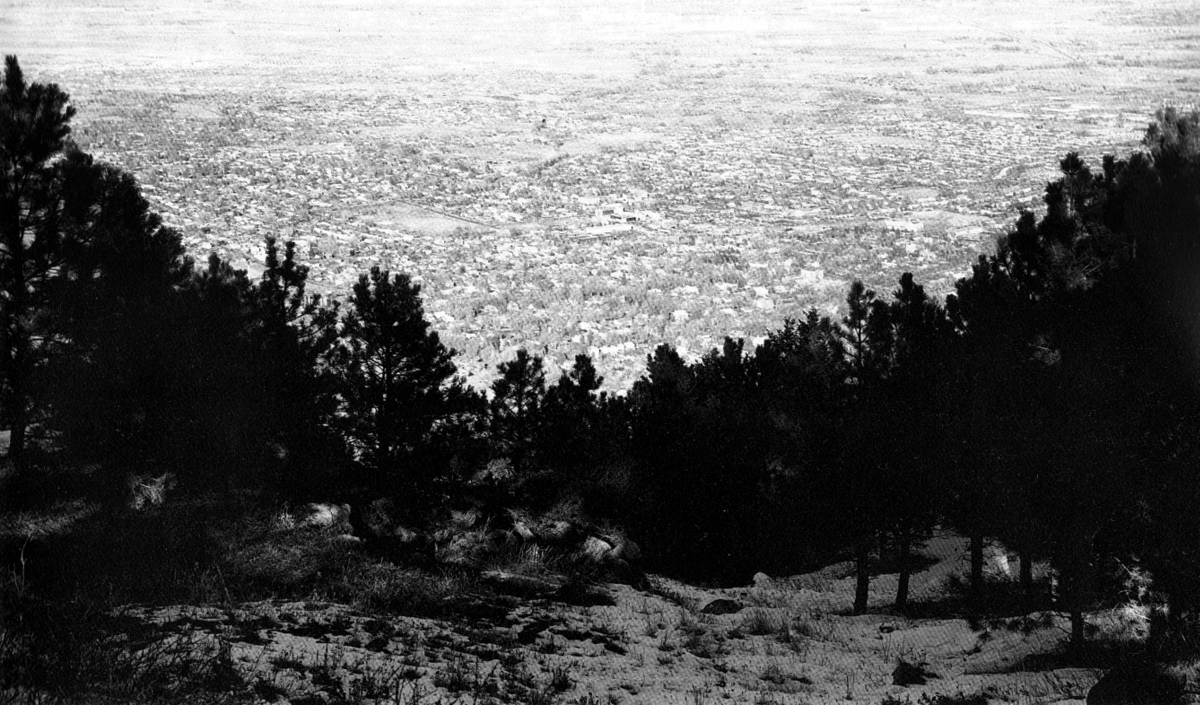 afuk fotoabeceda Robert Adams East from Flagstaff Mountain